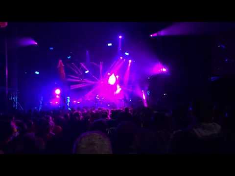 M83 Glastonbury 2016