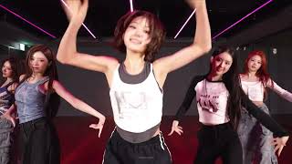 4K] KiiKii- 'Candy Pink Magic Hole Flip Phone' Dance Practice