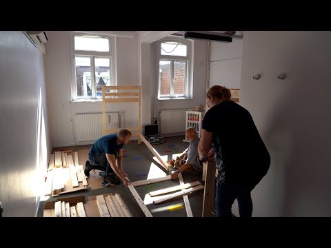 Tientallen vrijwilligers helpen met inrichting vluchtelingenopvang; 'Dit is de kracht van Katwijk'