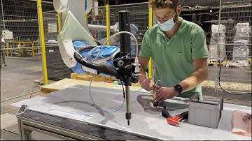 Human - low payload robot collaborative assembly