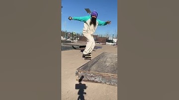 First tail slide after 18 years break/ skateboarding 🛹