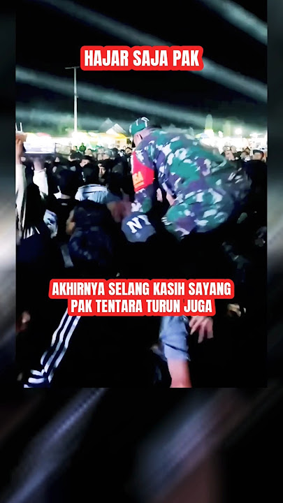 Riot During Dangdut Concert, Army Officers Beat Them Up With Affectionate Hose #trending #viralvideo