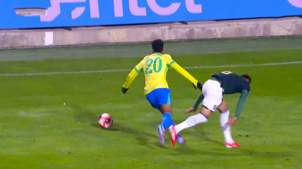 Look How Good Estêvão Willian Plays for Brazil