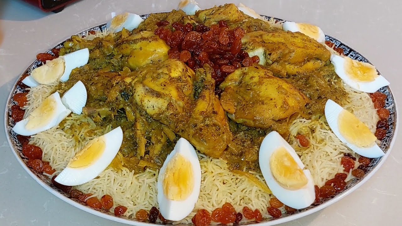 السفة المسقية بالدجاج و البصلة ناجحة مئة بالمئة و بخطوات مفصلة جدا و مبسطة و كتجي رطبة و بنينة👍👍