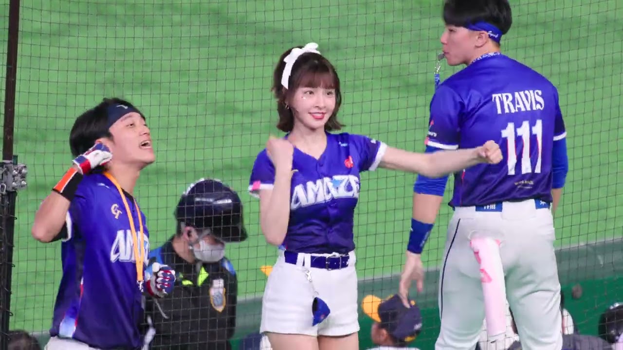 日本廣告明星峮峮😀 台灣迎戰出現再國際賽了 ！！onedayfans 走一日球迷