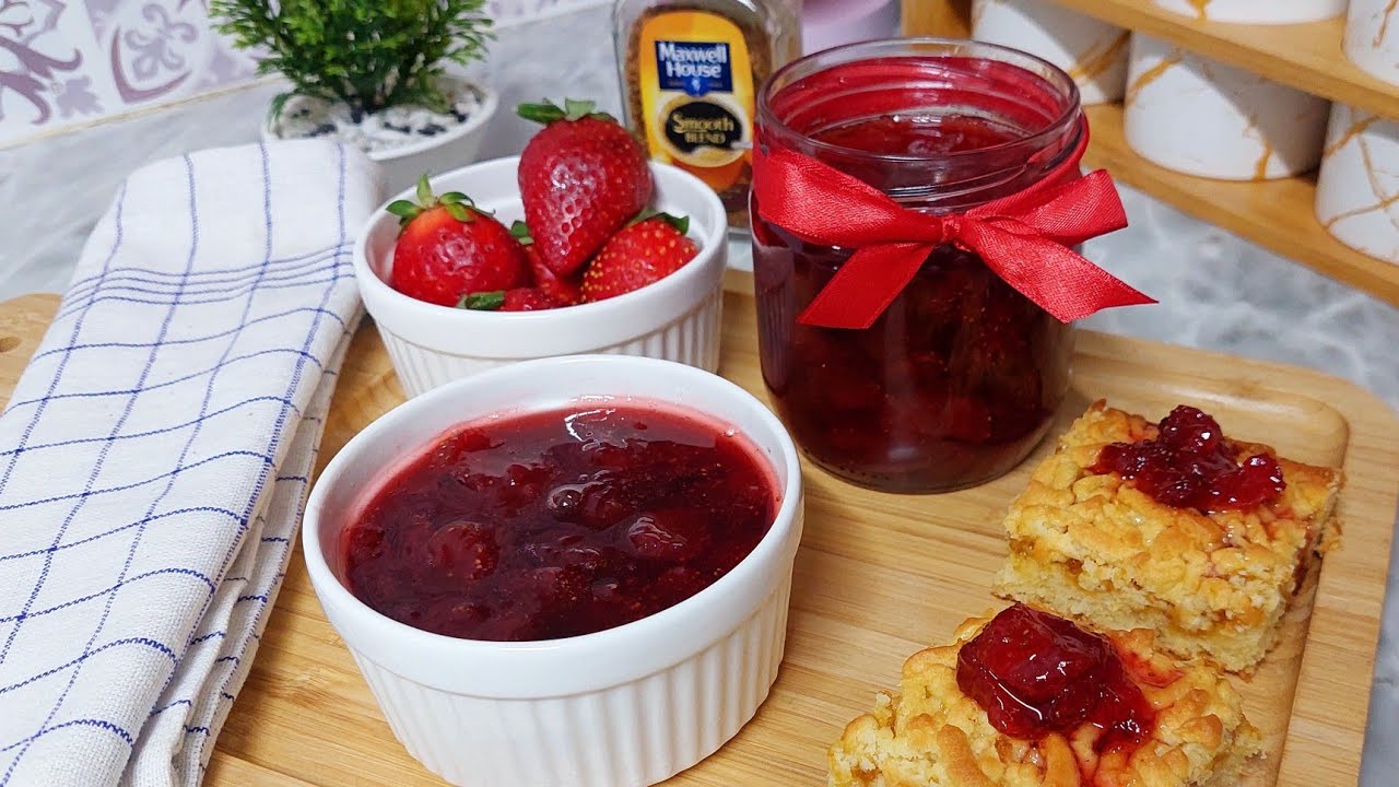 مربى الفراوله🍓🍓 طبيعي روعة😍  فالمنزل بدون اي إضافات و سر اللمعان وتبقى محافظة على لونها الأحمر