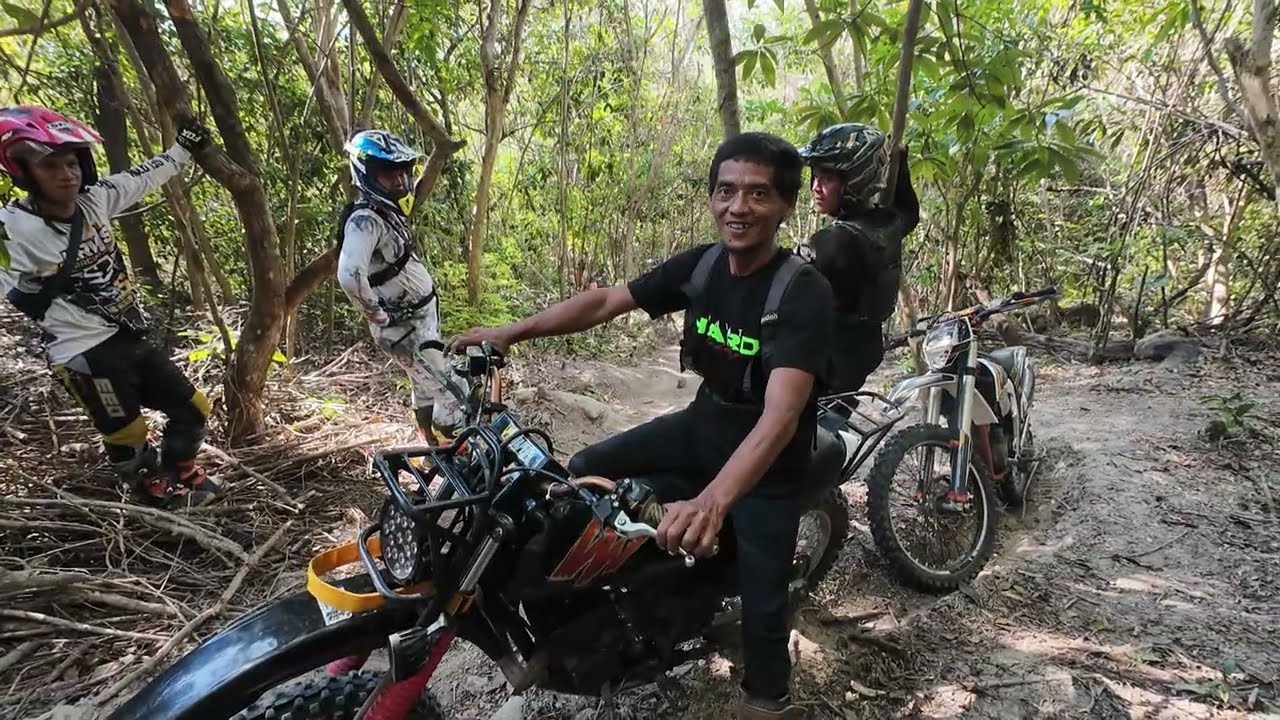 rombongan terakhir Bayat Hard Enduro track salju