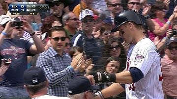 TEX@MIN: Morneau hammers a two-run shot to deep right