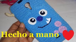 Funda tejida para celular personajes animados