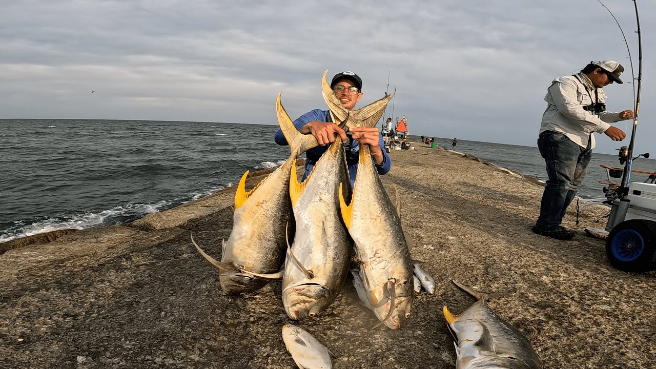 Blind Casting For JACKS!! Surfside Jetty Texas!