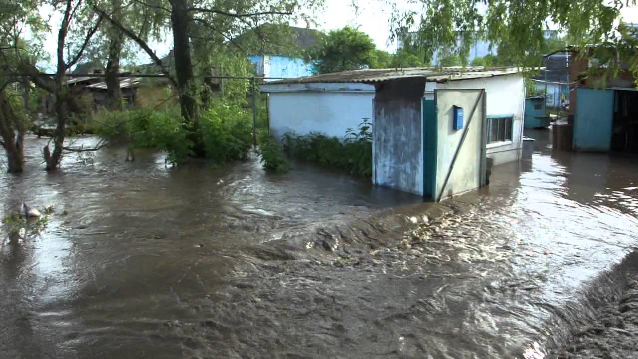 Лабинск часть. Наводнение в Курганинске 2002. Наводнение Курганинск 2002 год. Река Лаба Лабинск наводнение. Наводнение в Кропоткине 2002.