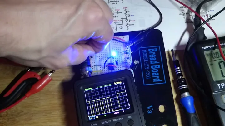 Output Voltage Oscilloscope Measured Astable Mode 555 Timer Alternating LEDs