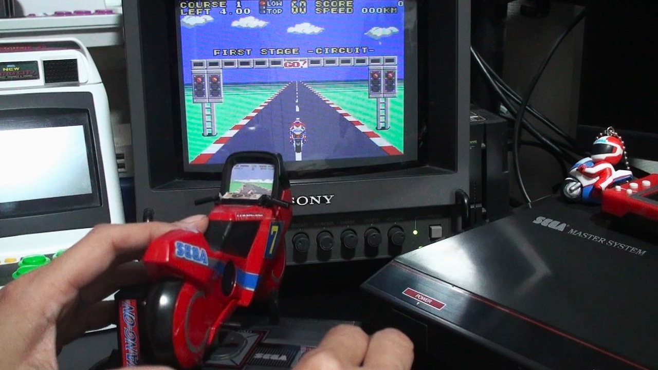 Play Hang-On Near Arcade Patch version using a model kit of the