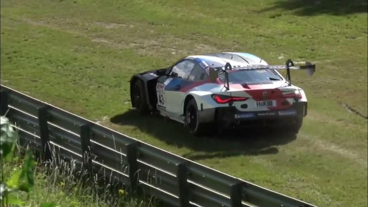 DUALSHOCK 4 Controller Disconnected. Charge the Battery. meme YouTube