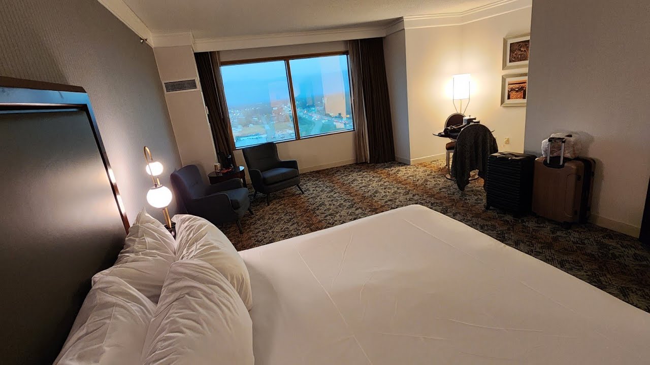 Horseshoe Bossier City Remodeled - Luxury King Jetted Tub