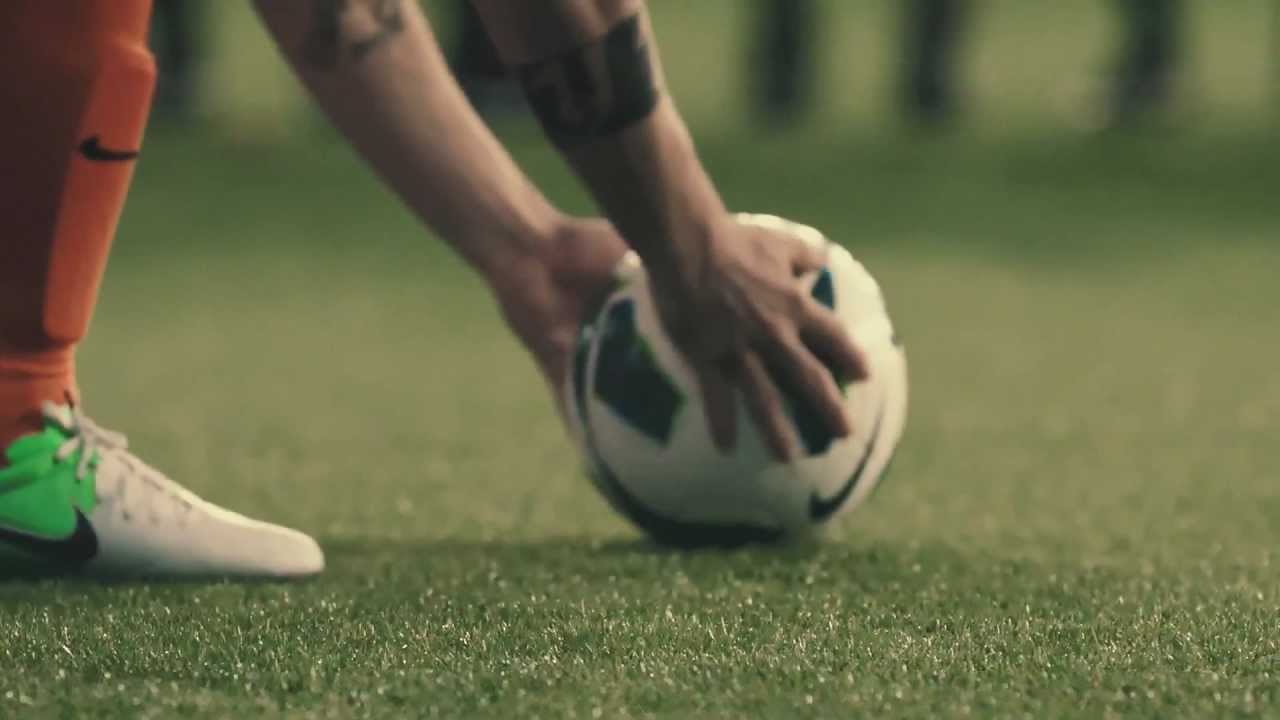 Sneider's shoot on Euro 2012/Удар Снейдера на Евро 2012