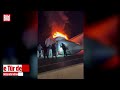 USA: Flugzeug stürzt auf Highway ab! Überlebende aus Maschine gerettet!