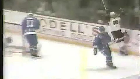 Andrei Lomakin scores against Nordiques for Flyers (1991)