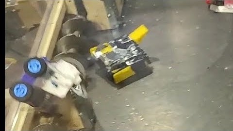 My 1lb Antweight Combat Robot yeets itself out of the pit and destroys it