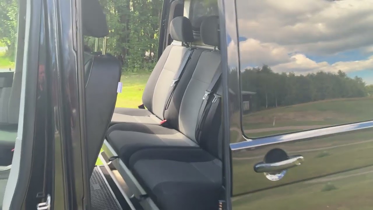 Multivan 4X4 5-sits med skåp  Volkswagen Caravelle T6 2.0 TDI 4motion