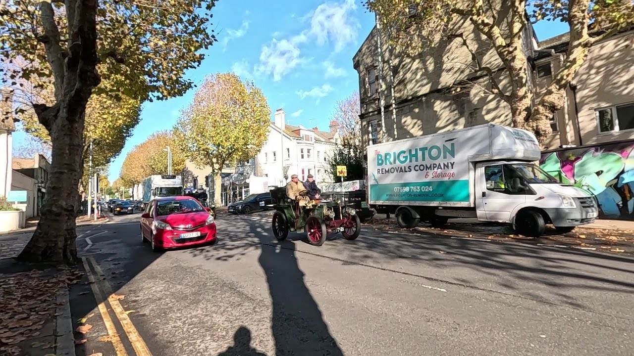 Brighton to London part 1 (London to Brighton Veteran Car Run)