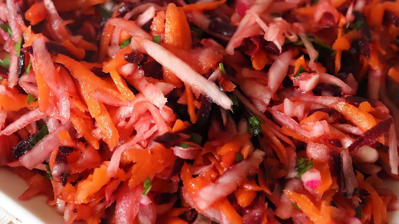 Havuç turp ekşilemesi bir salata bu kadar mı lezzetli olur 😊😊 favori lezzetiniz olucak