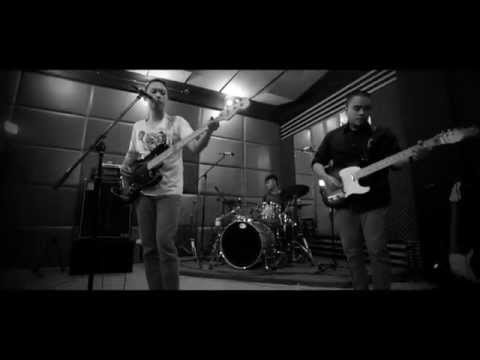Putar Good Mourning - Adios Nine