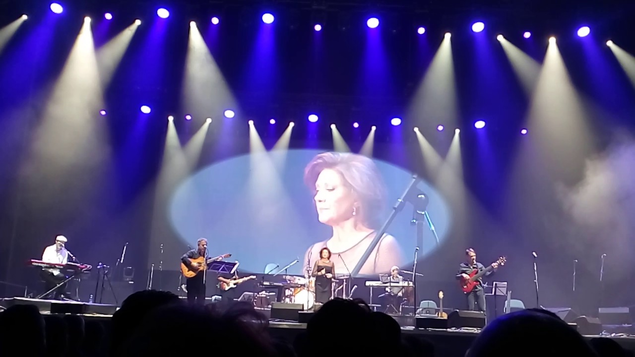 Marie Rottrová O2 Arena Marie Rottrová - Patnáct /O2 aréna 20.12.2016/ - YouTube