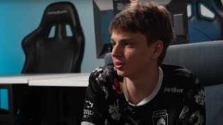 Нарезки стрима строго:  Почему Falcons поверили в kyousuke?