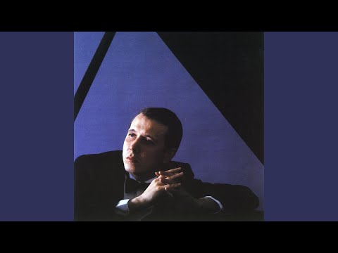 Putar Rachmaninov: Rhapsody on a Theme of Paganini, Op. 43: Variation VII. Meno mosso, a tempo moderato - Mikhail Pletnev