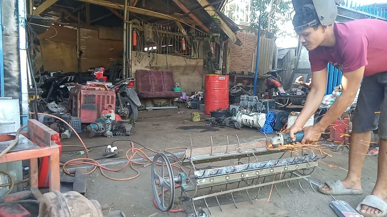 Servis perontok padi