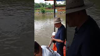 Anakanak Berburu Saweran Bos Persib Bandung Di Acara Gebyar Mancing Mania Bersama H Umuh Muchtar 