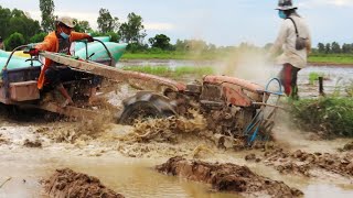 Tractor stuck in mud | Tractor pulling | Tractor fails
