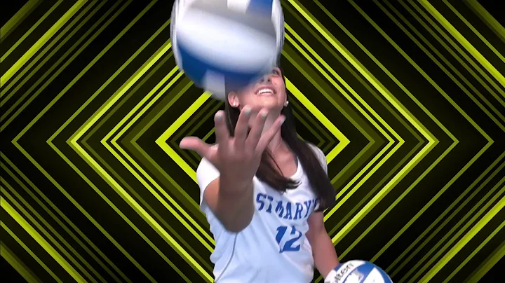 #12 Julia Deais
