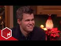 Asbjørn spiller vriomsjakk med Magnus Carlsen | Asbjørns julekalender | discovery+ Norge
