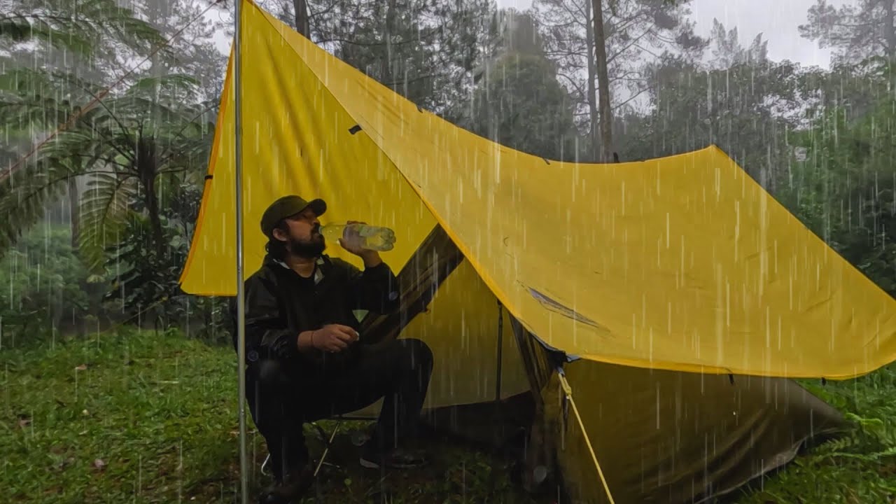 HEAVY RAIN LULLABY! SOLO CAMPING IN HEAVY RAIN AND THUNDER - RELAXING ...