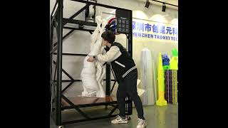 VEHO 1000-16 PRO 3D printer prints 1.6m one-piece human sculpture