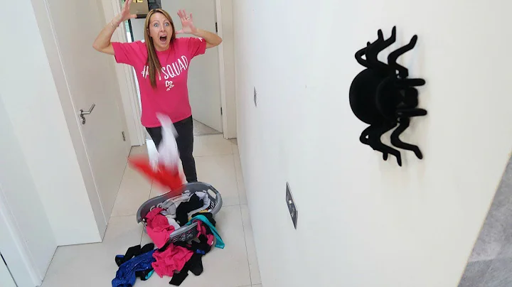 GIANT SPIDER PRANK ON MY MOM!! (HALLOWEEN PRANKS)