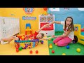 Vlad e Niki brincam com o bebê Chris | Vídeos engraçados para crianças