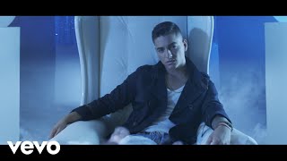 Watch Maluma La Temperatura video