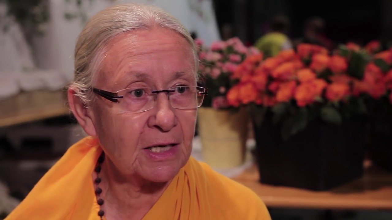 Reportage sur Amma, son message, ses oeuvres