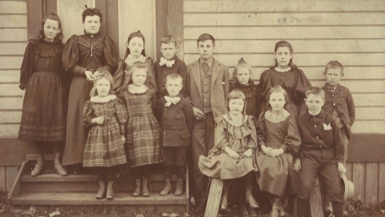 Parksville Museum Tour # 5 Montrose School