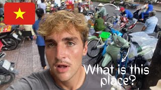 I got lost in the CRAZIEST place  in Vietnam (Saigon) 🇻🇳
