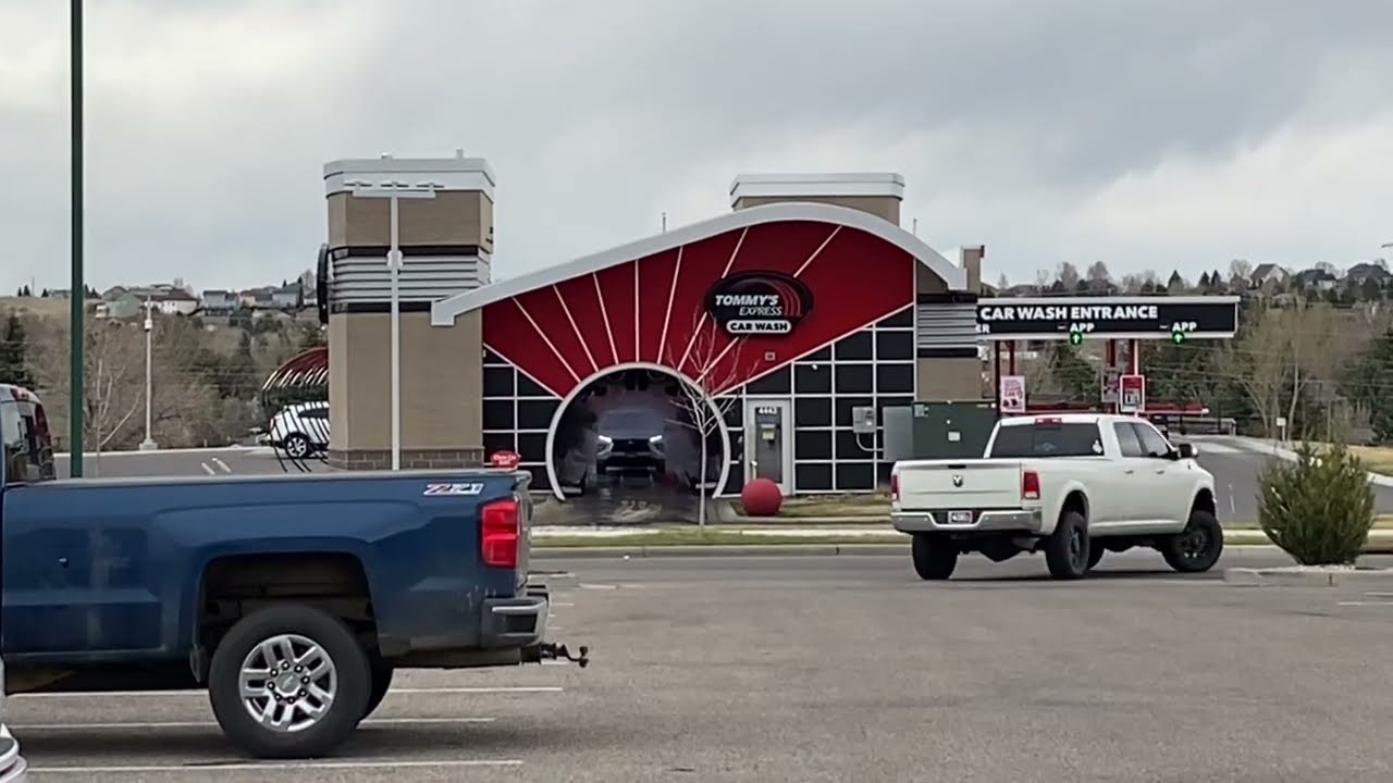 Tommy’s express car wash car going through the tunnel wash really cool in Cheyenne Wyoming 