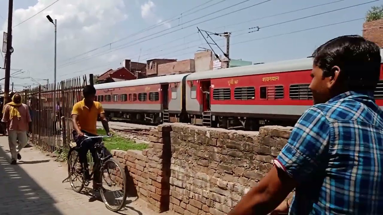 Sikkim Mahananda Express departure railway crossing in daytime under 40 kmh speed, train video