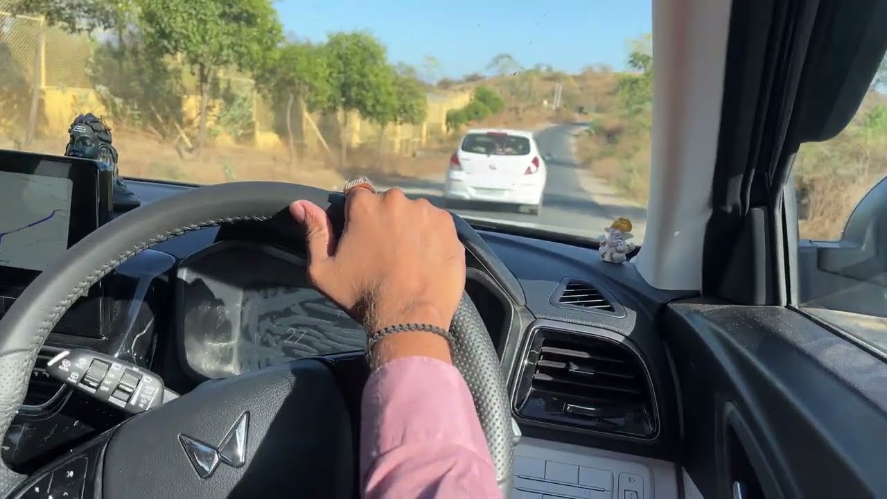 Mahindara XUV 3XO drive struts ( Galadhara mata ji temple) road viwe wwith 3xo