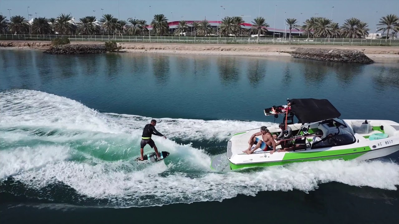 EYWOA CAMP -  WAKESURF with City swell - Nick