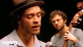 Video thumbnail of "Amos Lee - Arms Of A Woman (Official Video)"