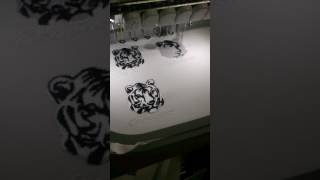 最新の刺繍機械は早くてキレイ