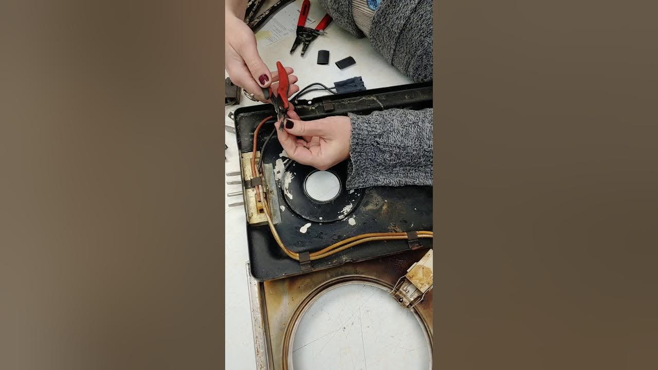 Replace a 330031 receptacle & surface element on a cooktop YouTube